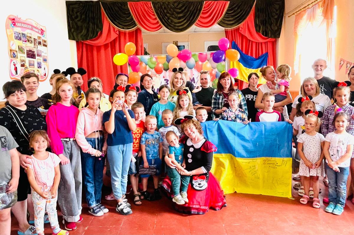 «Відчути себе хоч на мить, як вдома»: У Вінниці центр соціальних служб організував свято для дітей-переселенців
