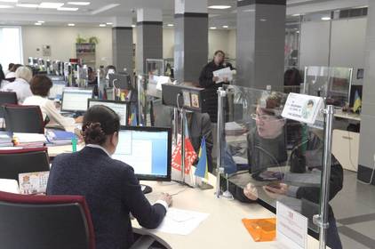 Понад 300 звернень за робочий тиждень: у Прозорих офісах міста продовжують допомагати постраждалим фіксувати збитки від російського теракту Понад 300 звернень за робочий тиждень: у Прозорих офісах міста продовжують допомагати постраждалим фіксувати збитки від російського теракту