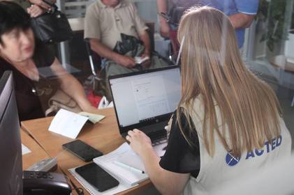 Французька гуманітарна організація надає фінансову допомогу вінничанам, які постраждали внаслідок ракетних ударів 