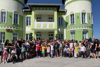 У Вінниці для сімей із оздоровчого центру «Я-Маріуполь. Родина» організували екскурсію до Подільського зоопарку 
