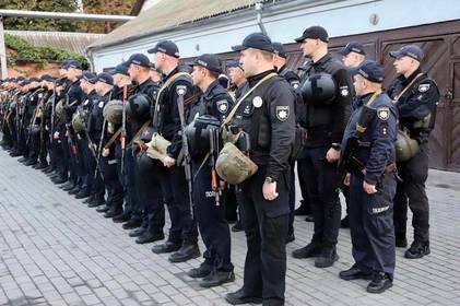 Зведений загін Вінницьких поліцейських відправили на звільнені від росіян території 