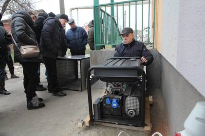 У Вінниці вкотре відбулось навчання щодо користування генераторами у «пунктах незламності», які знаходяться на базі загальноосвітніх закладів 
