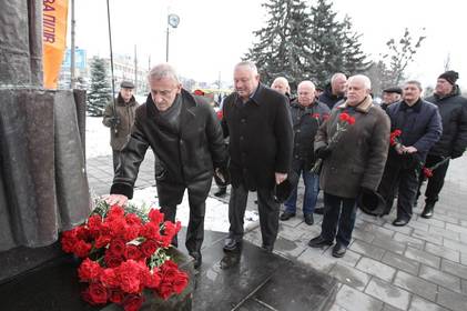 У Вінниці відбулося покладання квітів до пам’ятного знака жертвам Чорнобильської трагедії