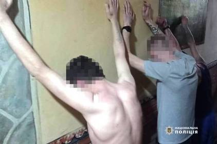 На гарячому спіймали ув’язнених, які виманювали гроші у військових у Вінниці На гарячому спіймали ув’язнених, які виманювали гроші у військових у Вінниці