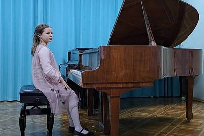 Юна піаністка Олександра Кушнір прославляє Вінницю на міжнародних конкурсах