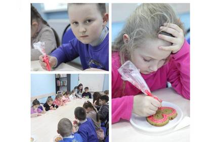У Вінниці діти декорували печиво до Дня святого Валентина