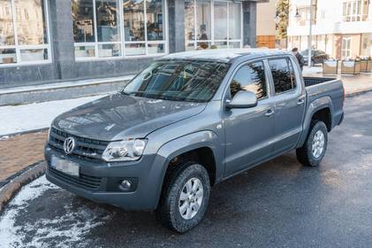 У Вінниці новий військовий підрозділ отримав автомобіль від міського голови