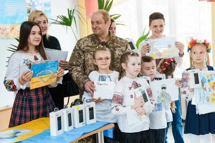 У Вінниці відбулася акція "Тепловізор замість квітів" У Вінниці відбулася акція "Тепловізор замість квітів"