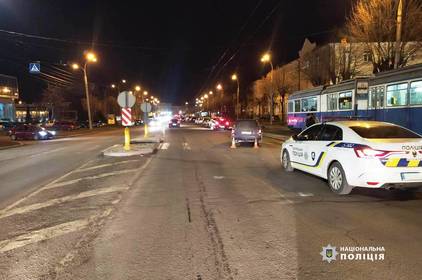 У Вінниці на пішохідному переході автомобіль збив дівчинку