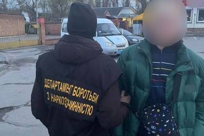 Вінницькі поліцейські затримали збувача наркотиків
