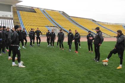 ФК «Нива» Вінниця поновив тренування на Центральному міському стадіоні