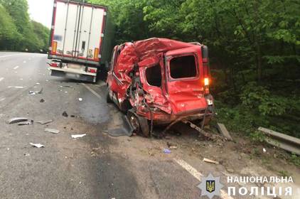 В ДТП на Вінниччині загинув водій мікроавтобуса
