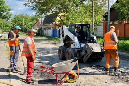 У Вінницько-Хутірському окрузі розпочався поточний ремонт доріг