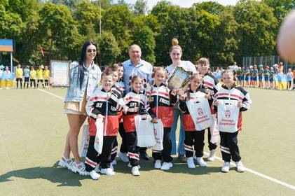 У Вінниці стартував чемпіонат міста з хокею на траві, присвячений Дню захисту дітей