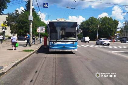 Поліція встановлює очевидців аварії у Вінниці, в якій травмувалася 15-річна дитина