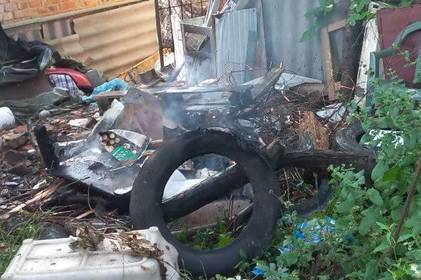 Палив сміття та автомобільні покришки: у Вінниці оштрафували жителя району П'ятничани
