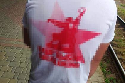 На Вінниччині затримали молодика в футболці із комуністичною символікою