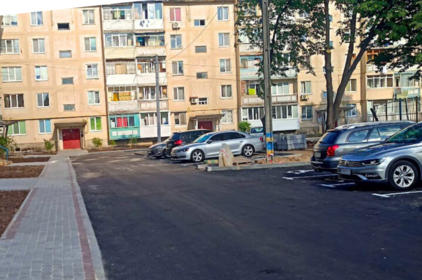 У Вінниці замінили мережі на прибудинкових територіях і відновили після робіт двори У Вінниці замінили мережі на прибудинкових територіях і відновили після робіт двори