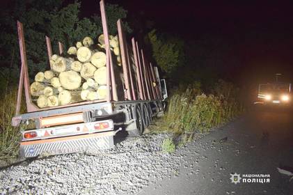 Загинуло 12 людей: вантажівка протаранила легковик на Вінниччині