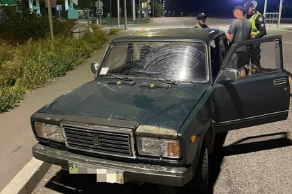 П'яний чоловік вкрав автомобіль у пенсіонера: на Вінниччині правопорушнику повідомили про підозру