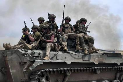 Привітання в картинках на День танкових військ України: короткі привітання своїми словами
