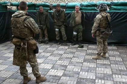 Щодня у полон потрапляють десятки російських окупантів Щодня у полон потрапляють десятки російських окупантів