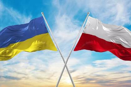 Польща відмовляє Україні в військовій підтримці, зосереджуючись на власних збройних потужностях: деталі та пояснення