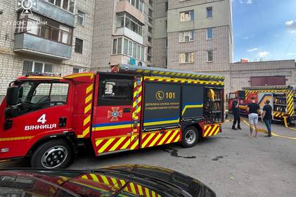 Пожежа на балконі в Вінниці змусила евакуювати 36 осіб: фотозвіт з місця події