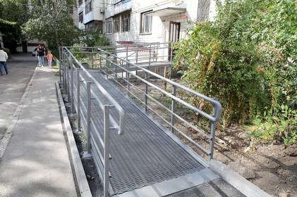 Вінниця спрощує доступ до будинків: у місті встановили новий пандус для комфорту мешканців з обмеженими можливостями
