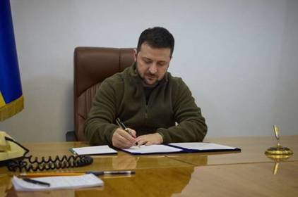 Зеленський підписав закон про електронне декларування