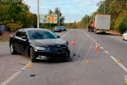 На Вінниччині розслідують обставини автопригоди за участю вантажівки та легковика