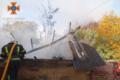 На Вінниччині горів гараж: рятувальники погасили пожежу