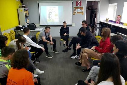 "Що таке фішинг і як йому протидіяти": для молоді Вінниці була організована лекція за участі кіберполіції