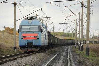 Машиністи "Укрзалізниці" злили пальне з локомотивів на 1,5 мільйона