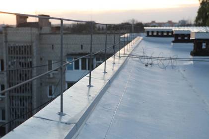 У Вінниці завершують планові ремонти дахів будинків перед зимою: адреси, де відбувся ремонт