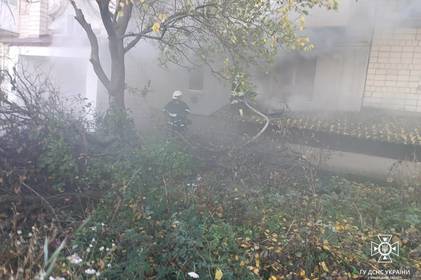 На Вінниччині надзвичайники врятували 40-річного чоловіка під час пожежі
