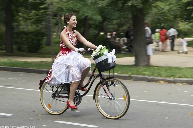 На підборах, у сукнях та на роверах:  наприкінці липня у Вінниці відбудеться третій велопарад "Леді на велосипеді"
