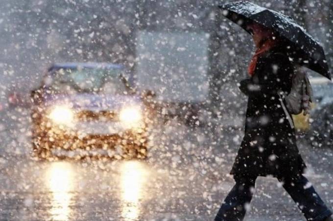 Вінницькі синоптики попереджають про  погіршення погоди: вночі прогнозують ожеледицю та налипання мокрого снігу