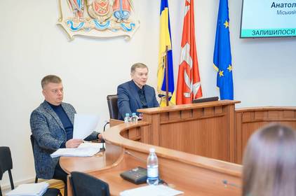 Вінницька міська рада ухвалила рішення про виділення 200 мільйонів гривень на закупівлю військових облігацій