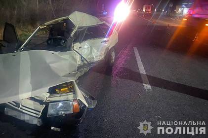 Одна людина загинула та ще двоє травмувались: на Вінниччині трапилися дві автопригоди