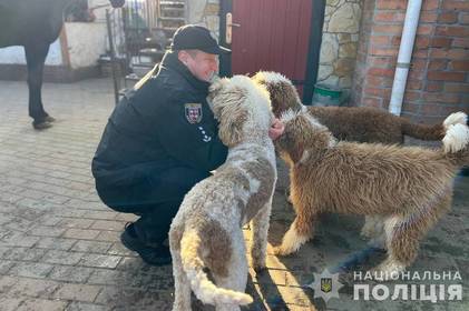 Вінницькі поліцейські влаштували для дітей похід до зоодворику