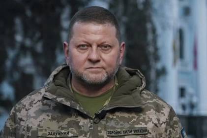 "Схиляю голову перед вашим подвигом!": Валерій Залужний привітав військових з нагоди Дня Збройних Сил