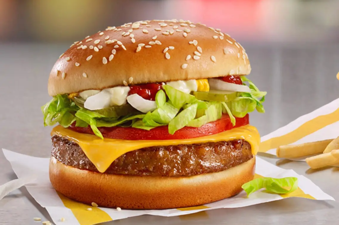 McDonald's змінює рецепт бургерів: вони мають стати більш соковитими