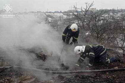 На Вінниччині погасили дві пожежі на території приватних домоволодінь