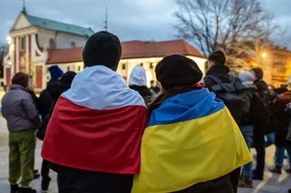 Бояться втратити робочі місця: кожен п’ятий поляк негативно ставиться до українців