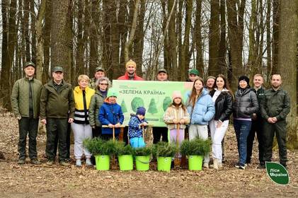 Лісівники спільно з волонтерами UAnimals висадили ліс на Вінниччині: чому це важливо