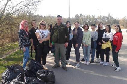 Студенти Вінниці долучилися до ініціативи з прибирання території громади