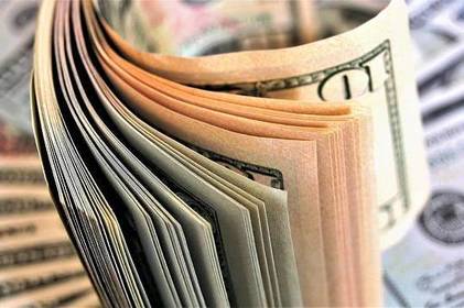 Скільки сьогодні коштує євро, долар та злотий: курс валют в Україні