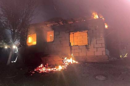 Внаслідок пожежі в приватному будинку на Вінниччині постраждав чоловік: подробиці