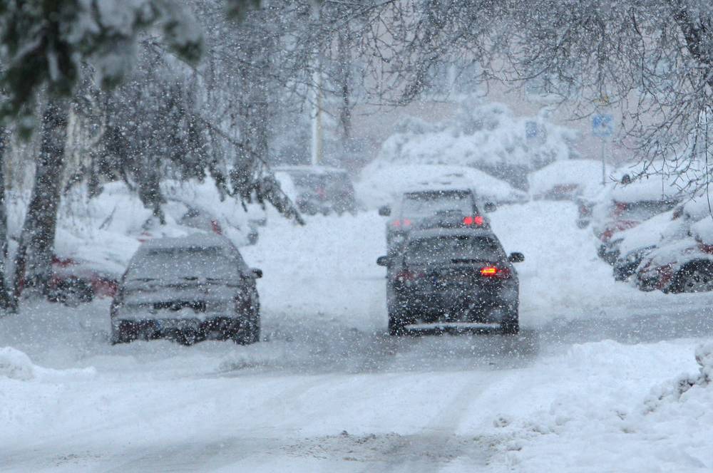 Вінничан попереджають про значне погіршення погодних умов, на дорогах оголошено «жовтий» рівень небезпеки
